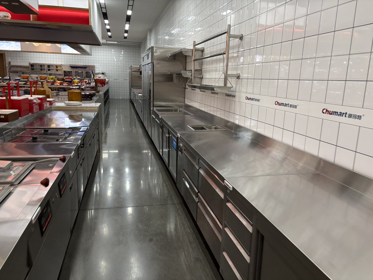 sen_fu30167's tweet photo. Transform your back kitchen with our professional stainless steel counters &amp; equipment! Designed for efficiency &amp; easy cleaning, perfect for hotels &amp; chain restaurants. Inquire today! 🔧✨ #CommercialKitchen #FoodService #fyp #foryou https://t.co/HYyHT3qAIX