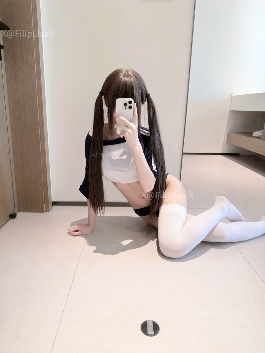 FilipLisek's tweet photo. 喜欢被爸爸热热的大鸡吧后入 https://t.co/5ozJIzgLJu