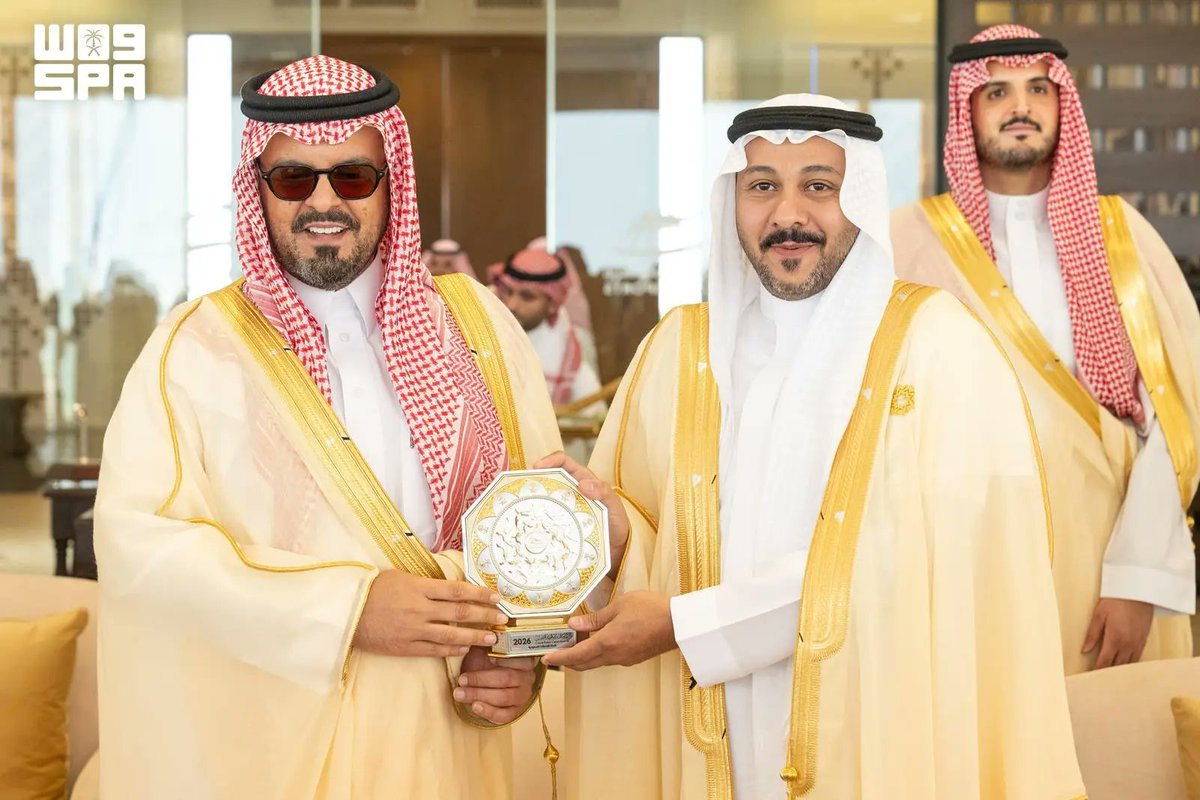 sadanajd's tweet photo. تتويج الفائزين في ختام النسخة الثامنة من مهرجان ولي العهد للهجن بالطائف

https://t.co/9jiRuLykDi

#مهرجان_ولي_العهد_للهجن #الهجن #الطائف https://t.co/19IYdh42ah