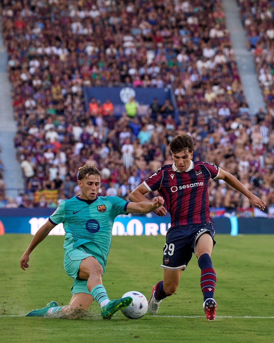 alexcaparros's tweet photo. Enough with the shitty light
Levante UD v FC Barcelona

All shot for @gettysport

#FCB #FCBarcelona #Football https://t.co/rgG6VsdcTC