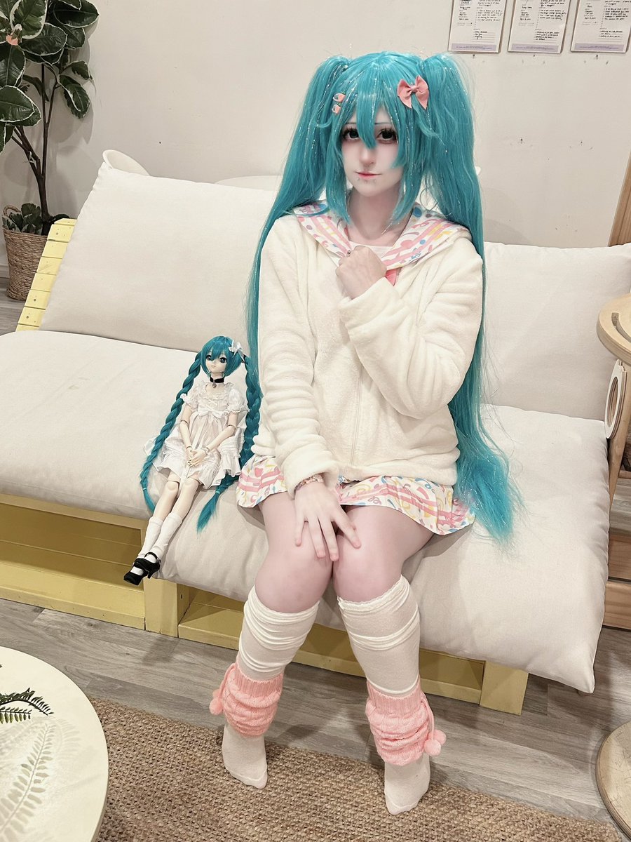shironemii's tweet photo. miku cosplay yayyy ^_^ https://t.co/OQi7r7Ktij