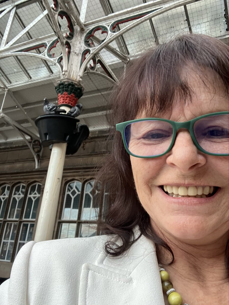 trudydavies1964's tweet photo. “Two little birds told me it’s going to be a great Day” 😊
On my way Birmingham for the Better Retailing Festival & Awards! 🎉
#BetterRetailing @BetterRetailing #Top100 #IndependentRetailing #Awards2026 #FestivalAndAwards #BR26 #RetailCommunity @KateD_Newtrade @Natnewtrade https://t.co/6EuNKzVUoM