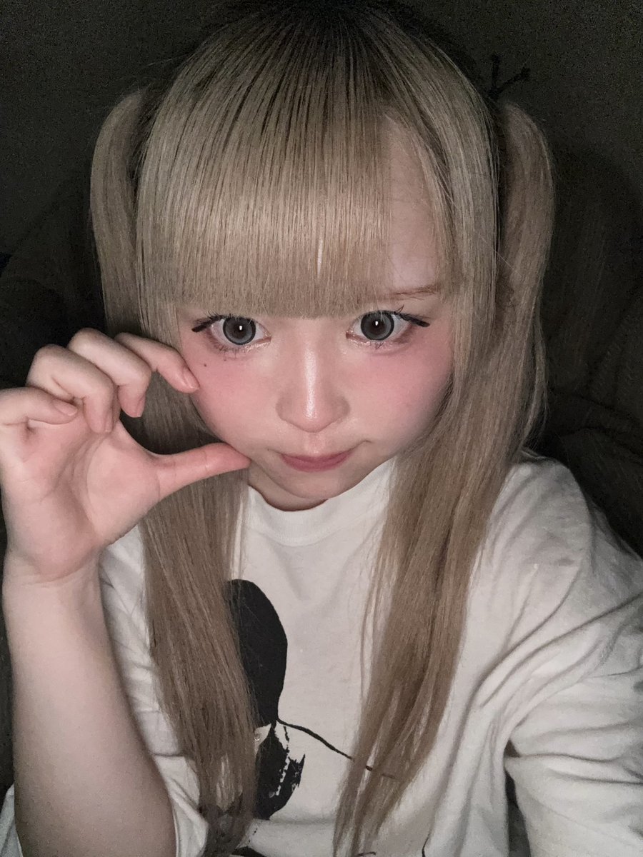 misa_MYh's tweet photo. フラッシュありだとカラコンの発色よき(^^♩
 #自撮り界隈 https://t.co/8Tyz9oqeoA