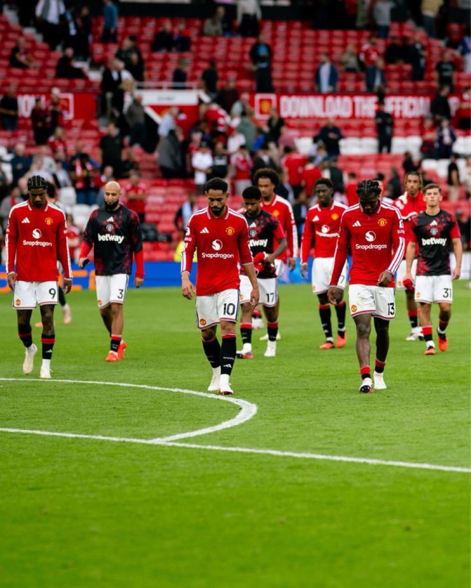 StatmanDave's tweet photo. Across the entire history of the Premier League, just 2/50 visiting sides who’ve had red cards at Old Trafford have gone on to win: Everton last year and Man City yesterday. 

Not a good habit to develop. 😅 https://t.co/UTXVT05vBd