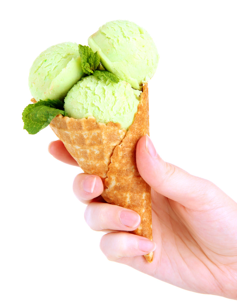 bertc118820's tweet photo. [Just found the best hidden spot for matcha soft serve—creamy, earthy, and so good I almost licked the cone clean. ]， https://t.co/V9LqtL6Zcr