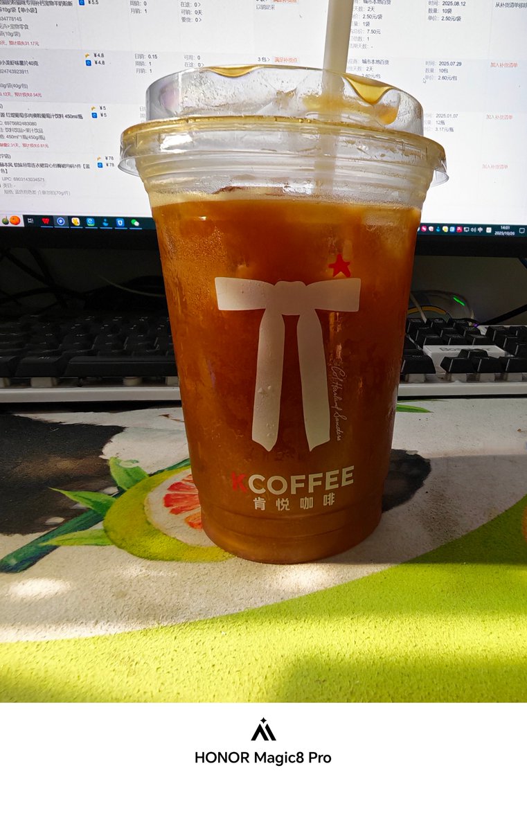 briae021931's tweet photo. Late night at the office, coffee cup #3 of the night still warm, inbox piling, but half the project is done—one more hour and I can collapse into my bed. #Work grind #EveningShift， https://t.co/FoUQBrr4Oj