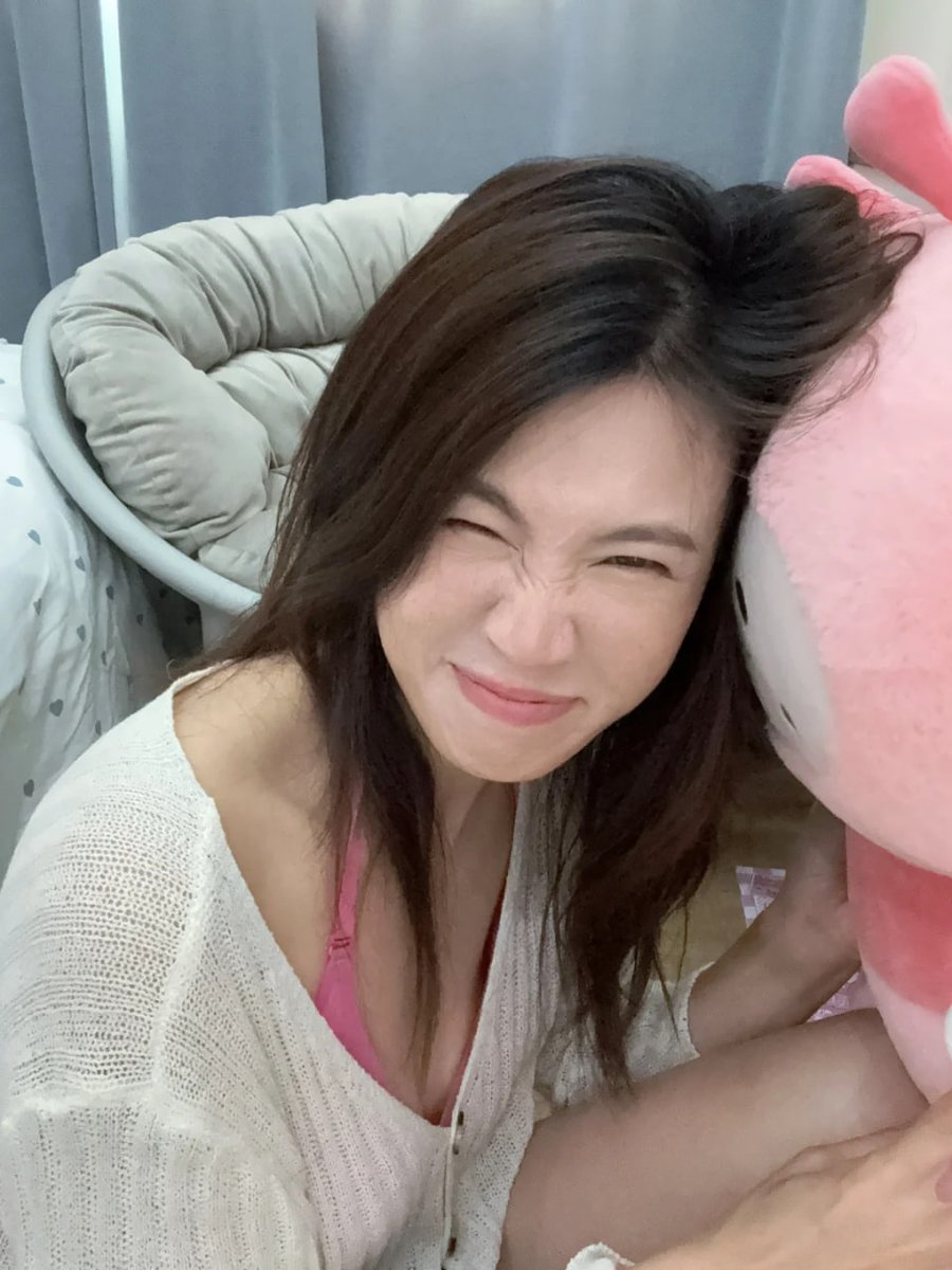 itsmytimeeeee's tweet photo. 都说卖萌撒娇的女人最好命是真的吗？又有谁能告诉我答案呢？ https://t.co/HyKUcXVPPa