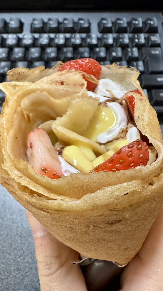 khakis_eida's tweet photo. 【DipperDan CREPE / ディッパーダンクレープ ららぽーと立川立飛店】
・イチゴカスタードチョコ ¥530
・(有料)透明袋 ¥5
・(有料)手提げ袋 ¥5

#dipperdan #ディッパーダン #立川 https://t.co/t40Hq8ZIve