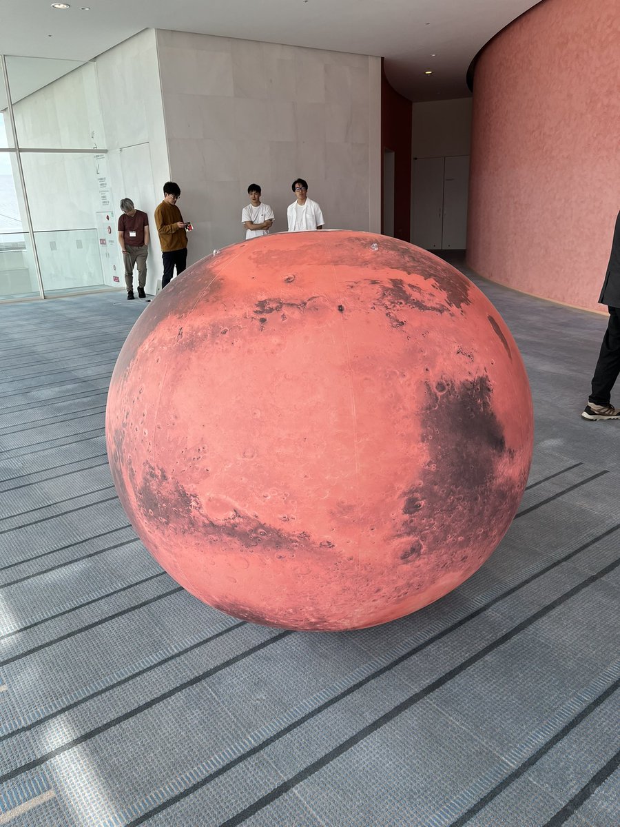 SN_star_ppd's tweet photo. 今日から4日間、日本惑星科学会2026年秋季講演会 at 新潟に参加しています！🪐
来月のMMX打ち上げに絡めてか、会場には火星の模型も👀
https://t.co/yrXAAsgtp5 https://t.co/EG1ygJVq1p