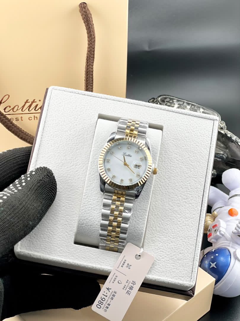 Scottie Female Wristwatch
Fully Boxed