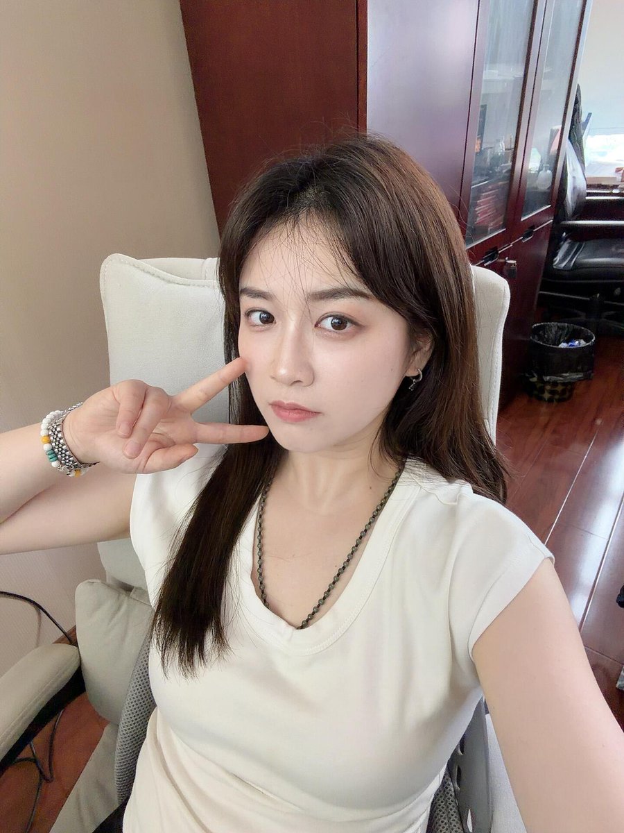 olaymaicol's tweet photo. 有没有人妻味？其实到年龄都会有需求，只是羞于主动，不知道谁会喜欢我这款。 https://t.co/FK3WxeNiZV