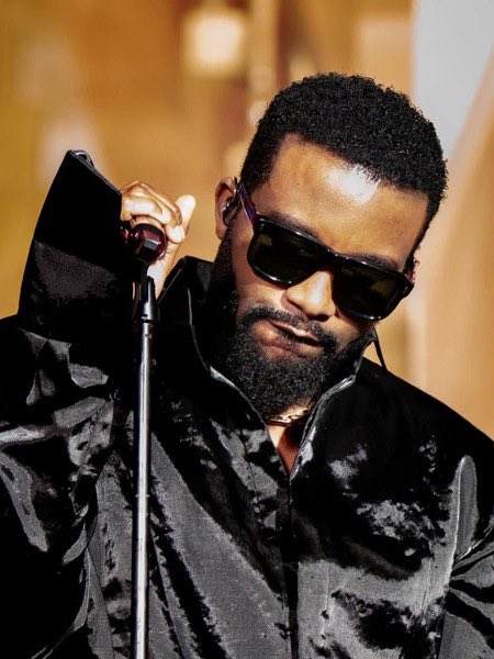 strong2kin_moov's tweet photo. 📲⤵️| 🏆 𝗛𝗜𝗦𝗧𝗢𝗥𝗜𝗤𝗨𝗘 | Vingt ans après le lancement de sa carrière solo, Fally Ipupa entre un peu plus dans l’histoire de la musique congolaise.

Ses trois récompenses décrochées aux AFRIMMA Awards 2026 lui permettent d’atteindre la barre symbolique des 100 trophées majeurs remportés au cours de sa carrière.

Des MAMA aux AFRIMMA, en passant par les Trace Urban Music Awards, le Kundé d’Or et Les Flammes, DiCaprio a accumulé les distinctions sur les scènes africaine et internationale.