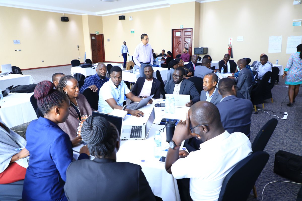 IloProspects's tweet photo. From 7–11 Sept, national stakeholders trained in Employment Impact Assessment, applying tools to real policy scenarios.

With lessons from #PROSPECTS, inclusion was central—including how employment policies can better benefit refugees &amp; host communities. #DecentWork https://t.co/ZDDd2dGinC