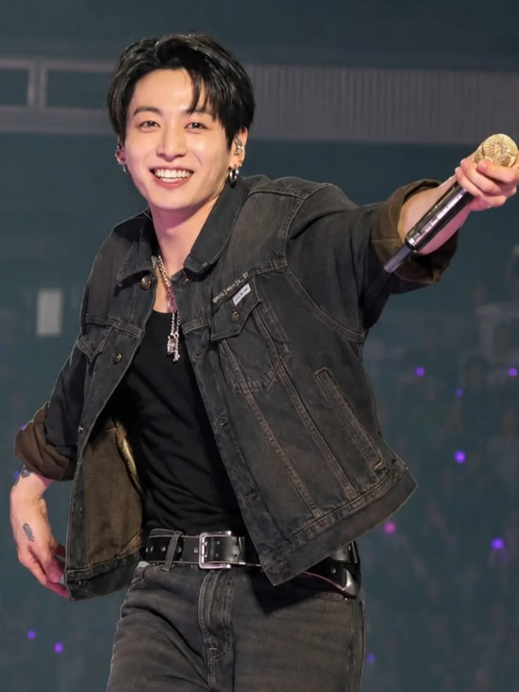 jjkxcll's tweet photo. His smile is all i ever needed to make my day happier..... https://t.co/HtJIVO5BIQ