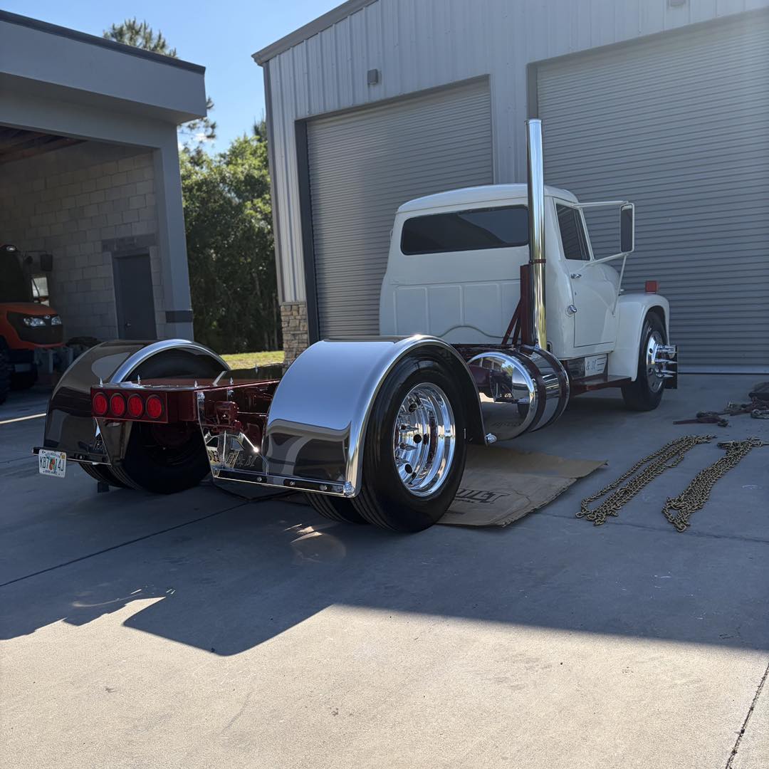 DanielleNawq's tweet photo. Show-ready shine for this semi truck. Full wash and wax for a deep, lasting gloss. Free quotes available. Call 321-501-0094. https://t.co/n5DL2bQfvj