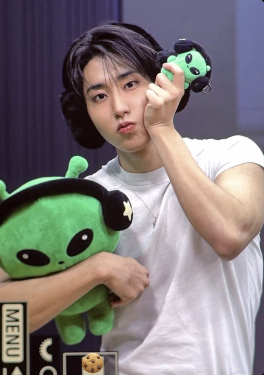 gnab_bang_03's tweet photo. Happy Birthday to the talented, wonderful, amazing, charming, intelligent, inspiring, dashing, funny and Marvellous producer and Songwriter Han Jisung!! Thank you for all the Han pop songs youโve made enjoy your birthday.
#holdmyHANd #Handay https://t.co/PX1PWhfj86