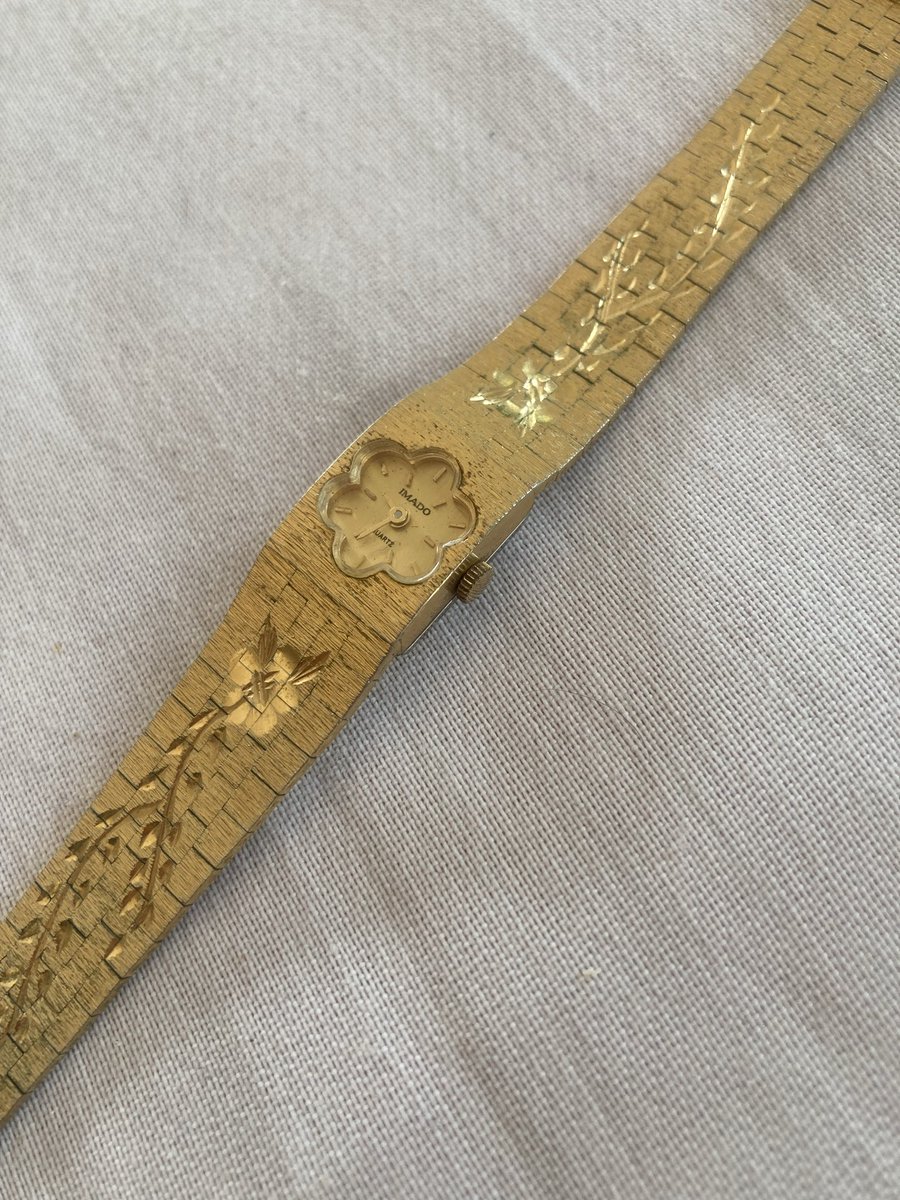 QuicheMolle's tweet photo. la montre de fou que j’ai eu pour mes 30 ans https://t.co/LF8UFfRzoB