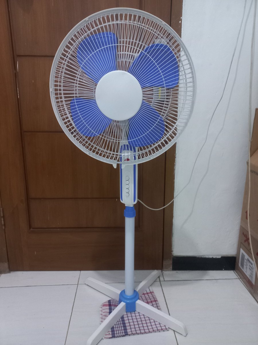 sellaera's tweet photo. @UNDIP_FESS ambil di kos sore ini 100k nder https://t.co/46x6sgfw7T