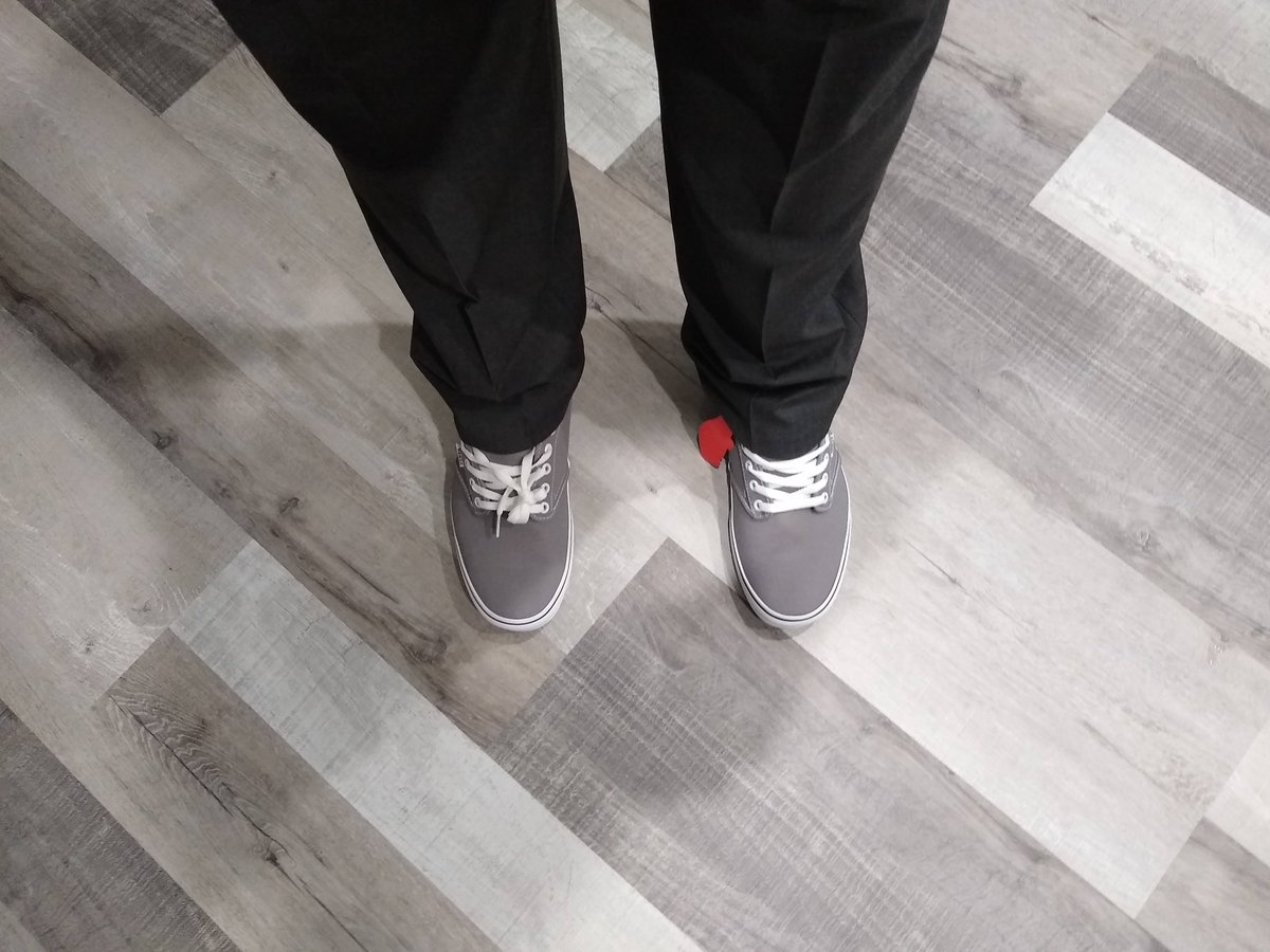 ShaunCastillo45's tweet photo. Any thoughts on vans with a suit? https://t.co/sLUTUiXDwK