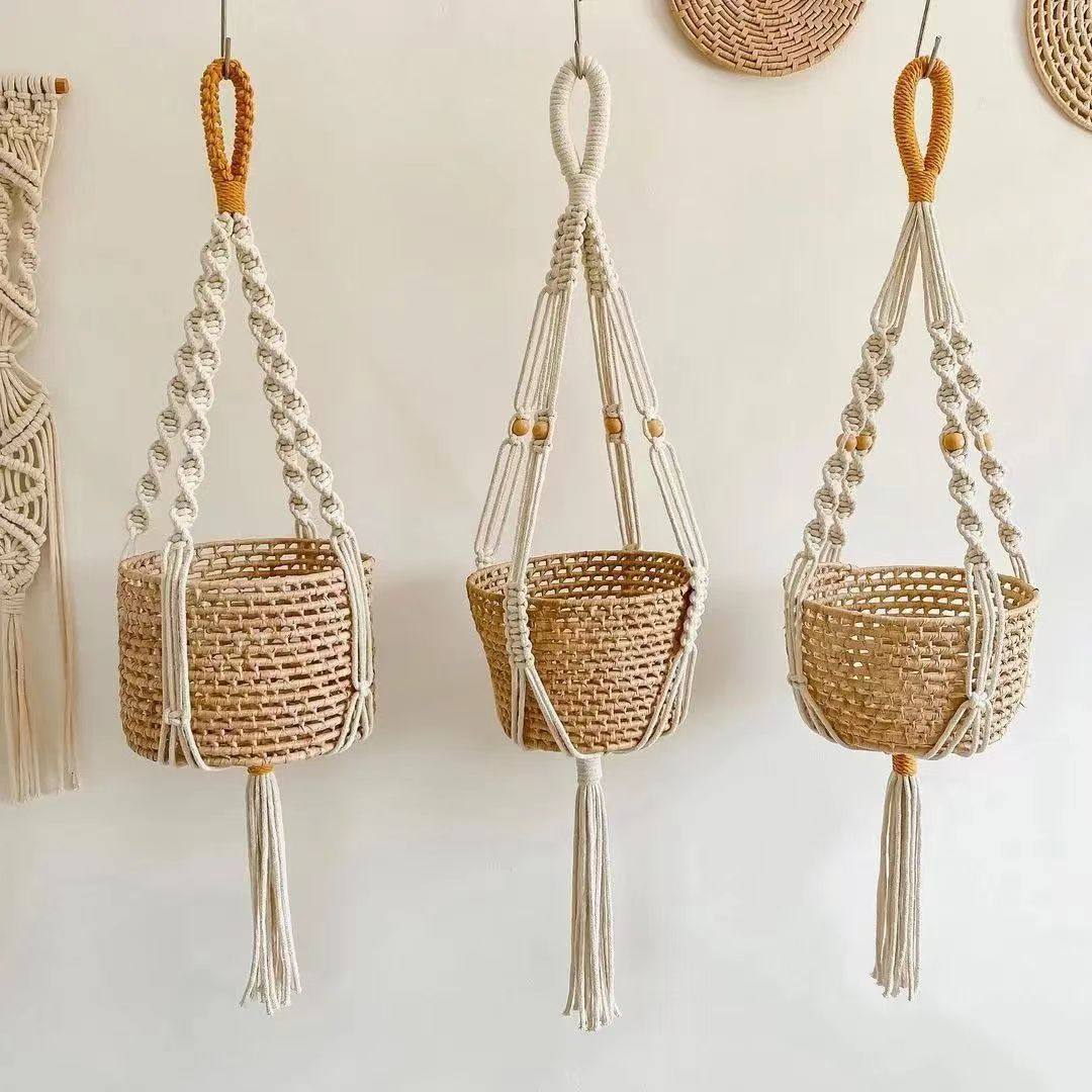 Leydi69881458's tweet photo. Just finished up my first homemade macramé plant hanger! No fancy tools needed—just some cotton cord and a quick tutorial. Small wins hit different! #DIYVibe #HomeCraft https://t.co/nq7ih3qq3b