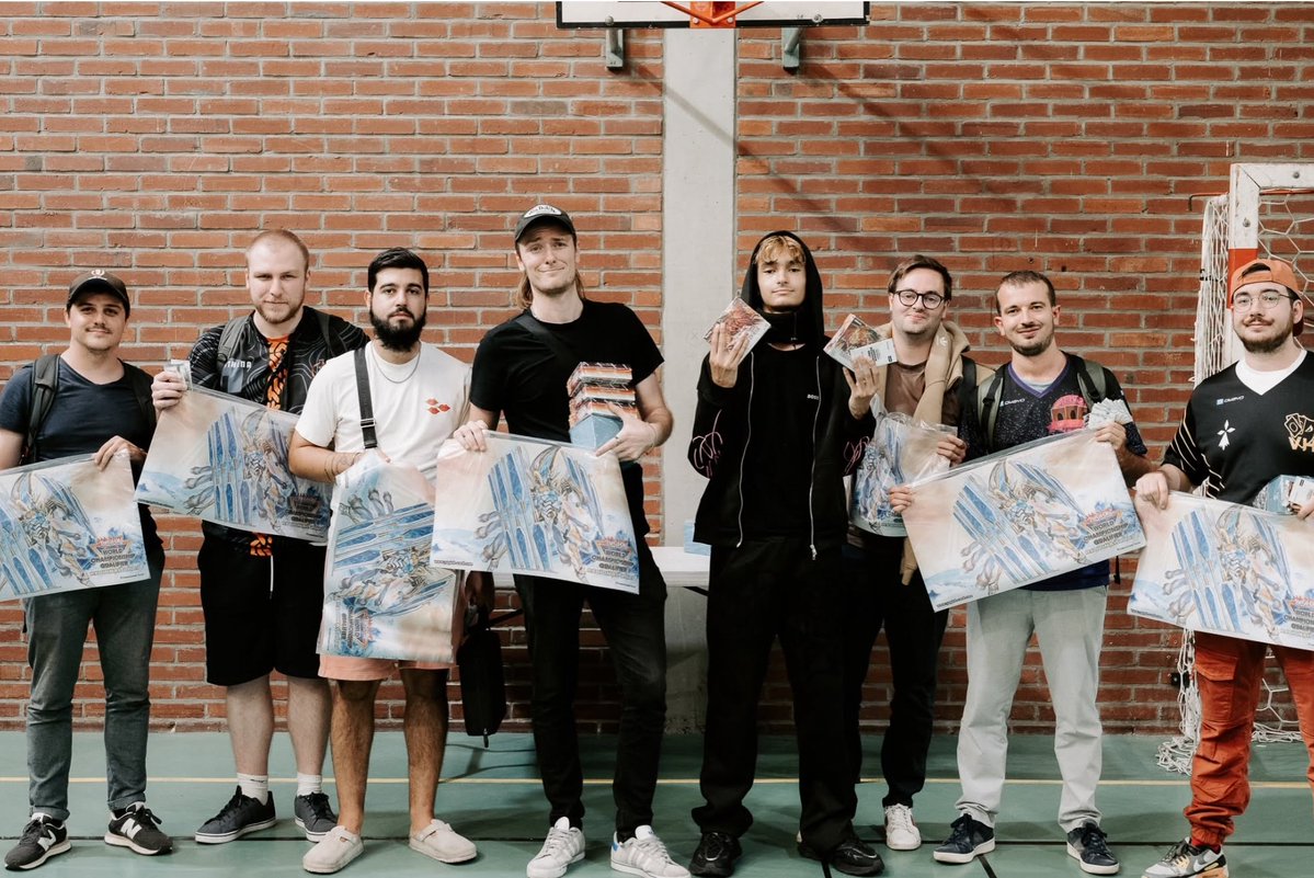 Milou_YGO's tweet photo. Retour WCQ Caen

1er WCQ de la saison

Je jouais Invokhe avec quelques choix sympas.

From 0/1 to 7/1 finissant Top 4

Bravo aux copains de la @TeamSideOutTCG pour leurs performances !

et merci à ELDAR et @BreakflipJO pour l'organisation

Deck profile soon 

#YGO #WCQ https://t.co/FspviKLGZc