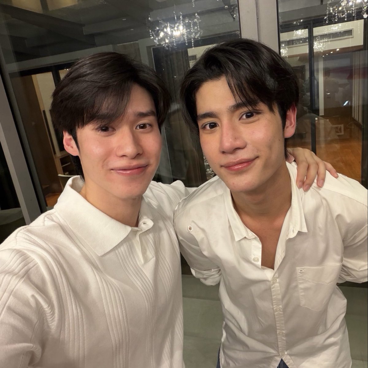 yellowspyx's tweet photo. .            ดวงใจท่านพ่อ                        ศัตรูพ่อตา https://t.co/SEOYUvcrFI