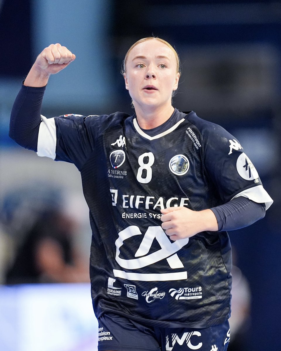 CTHandBall's tweet photo. On attaque une nouvelle semaine avec un gros rendez-vous à préparer ! Direction Dijon ce mercredi pour nos joueuses ! 🔥💪

#CTHB | #UnisEtEnConquête https://t.co/4g3W13xiVb