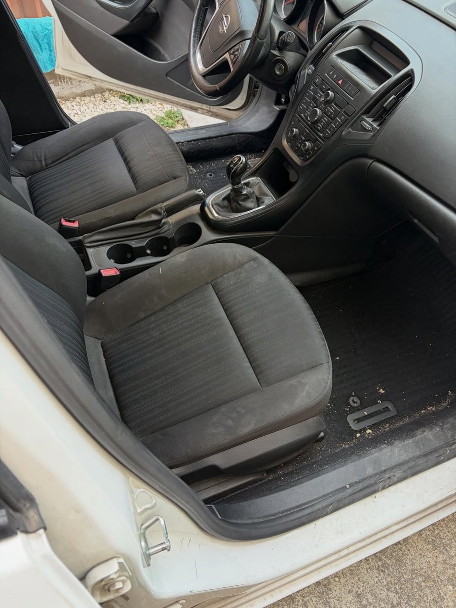 RenaldoLibxm's tweet photo. Előtte és utána. Egy újabb autó kapott új életet. Mobil autókozmetika: mi megyünk hozzád! https://t.co/xxg1k0xrPL