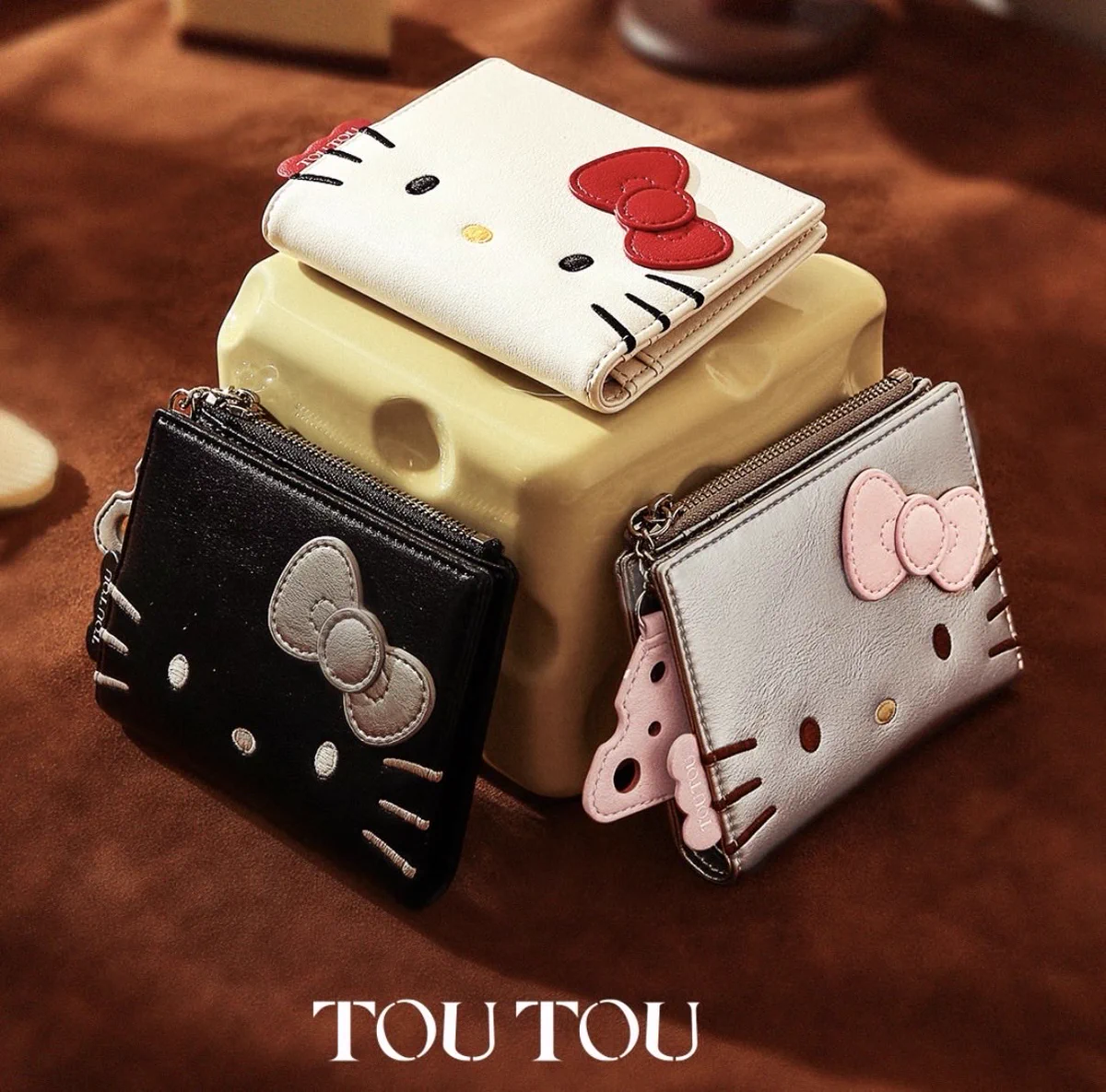 Hello Kitty × TOU TOU 二つ折り財布 Sanrio fan info JP 🎀 on X: 