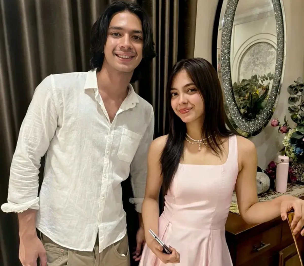 tysmth_'s tweet photo. Ganteng dan cantik ❤️

Btw magnet nya kuat yaaa https://t.co/fpdsr4TF7K