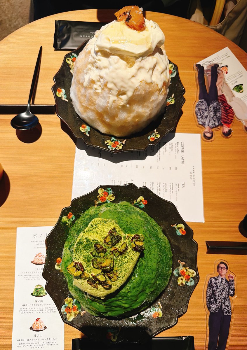 hiroro_mate's tweet photo. 昨日はこちらにもお邪魔してました🍧

ゴージャスなかき氷は久しぶり
美味しくいただきました😋

最後はやっぱり寒くなった🥶
#AMAMDACOTAN 
#MATEの独り言
#氷の山 https://t.co/0A7Fjjhzif