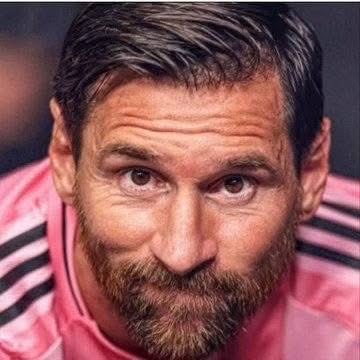 GOA10T's tweet photo. 🚨🚨🎙️ سيرجيو راموس عن اللاعب الذي يستحق الفوز بالكرة الذهبية هذا العام:

🎙️ المراسل: «سيرجيو، من تعتقد أنه المرشح الأوفر حظًا للفوز بالكرة الذهبية هذا العام؟»

🎙️ سيرجيو راموس:

«أعلم أن كلامي قد يبدو غريبًا، لكن لو سألتني حتى في أحلامي، فسأظل أقول: ليونيل ميسي. سيقول الناس إنه أصبح كبيرًا في السن، وإنه لا يلعب في أوروبا، لكن أخبروني: من اللاعب في أوروبا الذي يفعل ما يفعله ميسي في مثل هذا العمر؟

انظروا إلى أرقامه. إنه يسجل، ويصنع الفرص، ويحمل فريقه على عاتقه في الدوري.

وإذا قلتم لي:

 "إنه مجرد الدوري الأمريكي"، فانظروا إلى كأس العالم، حيث واجه اللاعبين الذين اعتقد الناس أنهم قادرون على منافسته، ومع ذلك ظل ميسي متفوقًا عليهم جميعًا. لقد كان أفضل لاعب في البطولة، وسجل ثلاثية في ذلك العمر، وحمل أمة بأكملها على كتفيه.

لامين، وكين، ومبابي، وفابيان، وبيدري، وديمبيلي، جميعهم قدموا مواسم مذهلة، لكن ما فعله ميسي هذا العام لا يُصدَّق بكل بساطة.»