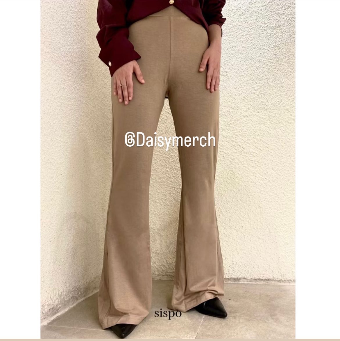 Daisymerch's tweet photo. Celana Flare Pants Cakep poll 
Hanya tersedia warna Light Brown😍

Tersedia 2 Ukuran
Size S-M Lp 70-90
Size L-XL Lp  80-100

Only 85k nett🔥
Pengiriman bisa by oren🥳 https://t.co/bqf5YzMKEh