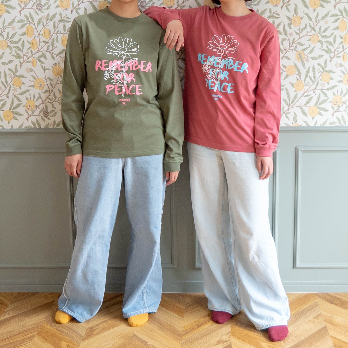 MarymondJapan's tweet photo. 【新商品】Tシャツ　野菊・REMEMBER FOR PEACE🌼

✅￥3,200
✅カラー：ホワイト・ブラック・ヘイジ―レッド・オリーブ
✅サイズ：S・M・L・XL

「REMEMBER FOR PEACE」のメッセージと共に野菊が描かれた長袖のTシャツです。

https://t.co/zeJx7tvEmp

ぜひチェックしてみてください✨ https://t.co/EkY543eeUv