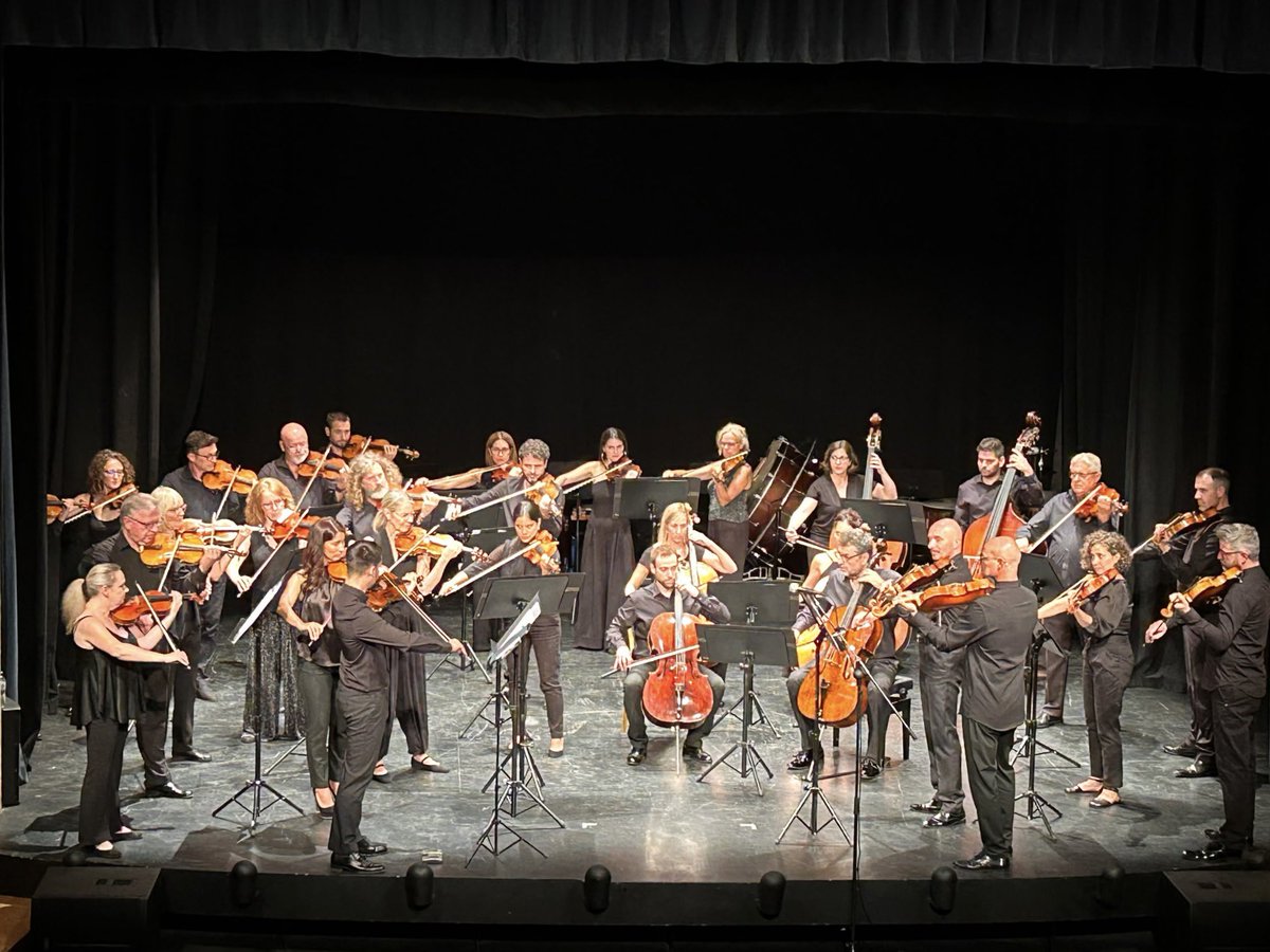 fundoslatorre's tweet photo. 🎶 La OSCyL, junto a la Banda de Música La Lira de Toro, inauguraron el IX Festival Internacional de Música Clásica Jesús López Cobos

➕ℹ️ https://t.co/OrRMd5pgCM https://t.co/Vr0cuUQz4w
