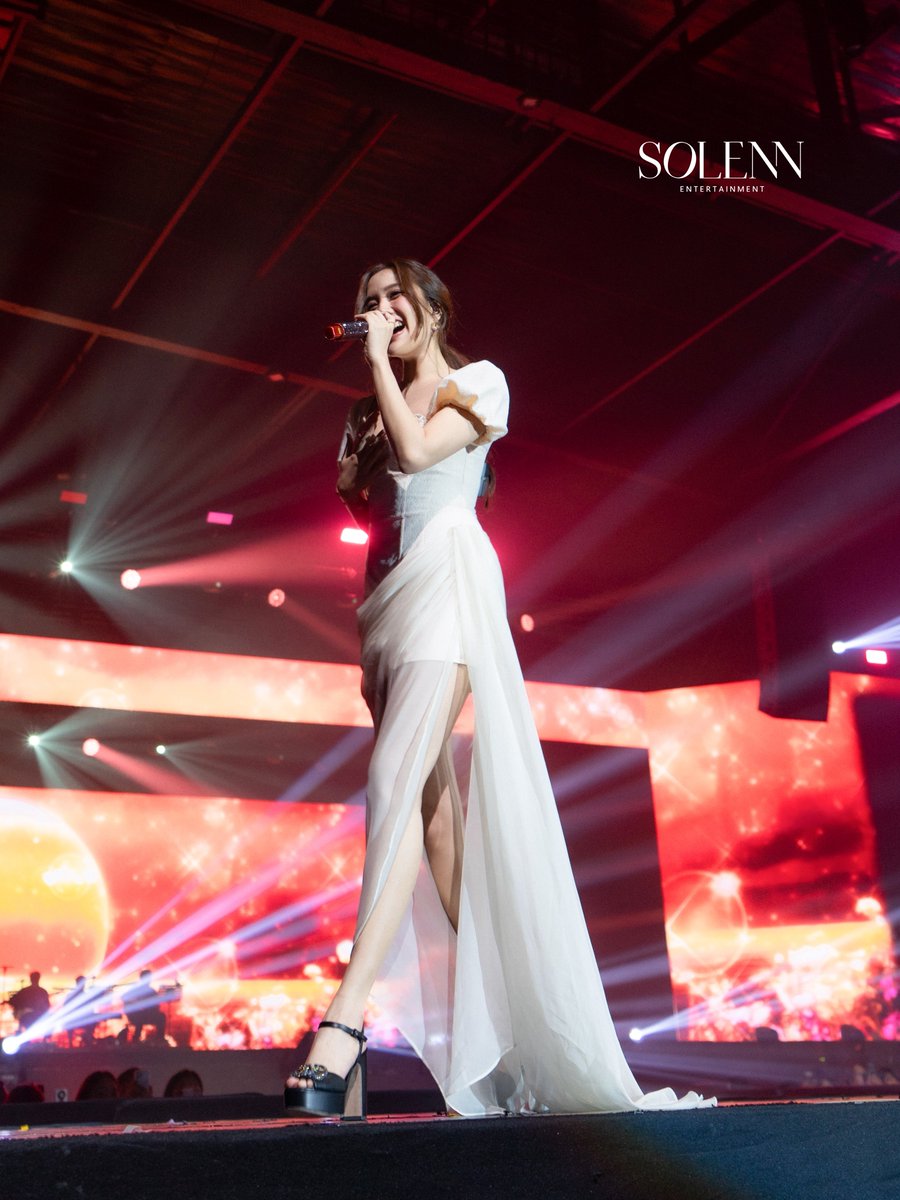 Solenn_Ent's tweet photo. Freen at 4 ELEMENTS INFINITE BONDS FAN MEETING ✨🤍

#4ElementsInfiniteBonds
#solennEntertainment #srchafreen https://t.co/FfLdm1wc6k