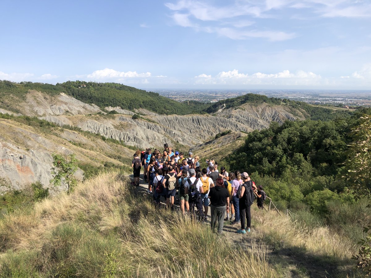 turismoER's tweet photo. 🌍🚶 Un mese per scoprire Bologna e il suo territorio con occhi diversi.
Dal 18/9 al 18/10 torna @festivalitaca: passeggiate, escursioni in bici, incontri e tante esperienze tra città e Appennino

Scopri il programma 👉 https://t.co/pC5RWchavS
#inEmiliaRomagna #festivalitaca2026 https://t.co/46hLdgSBc4