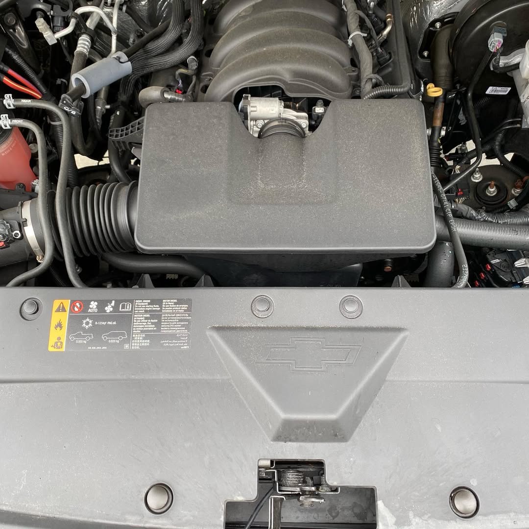 JulienneMaajxi's tweet photo. Installed an Airaid intake on my 2018 Silverado today. Noticeable horsepower and torque gains at lower RPMs. https://t.co/43rbYCq81K