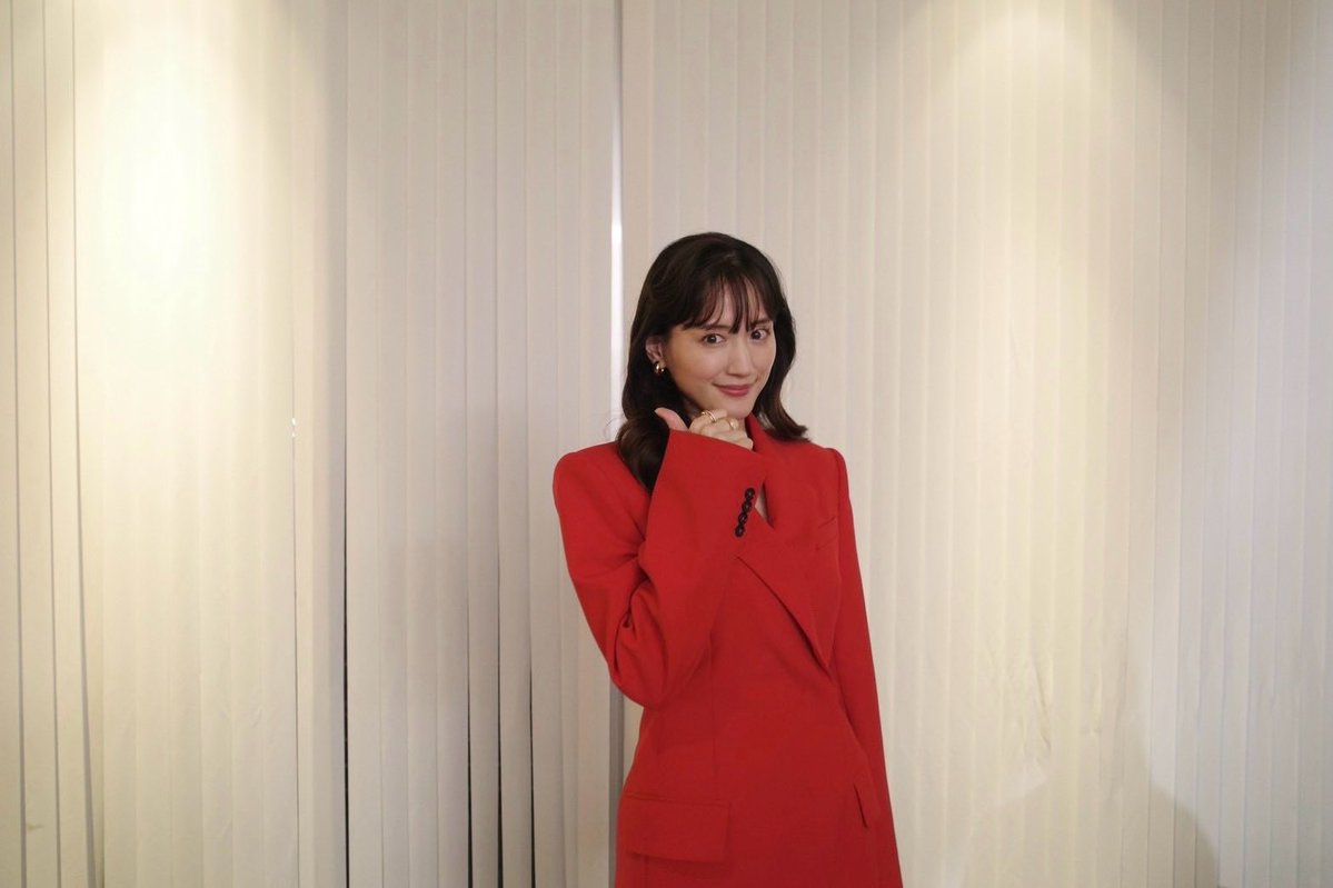 mediumille's tweet photo. 누가 봐도 부국제 깔(씹데그게뭔덕아) 아님? 80년대로 위장취업한 히든 피겨스 아야세 하루카 긴즈버그는 취급주의 https://t.co/eXLRvNlIxy