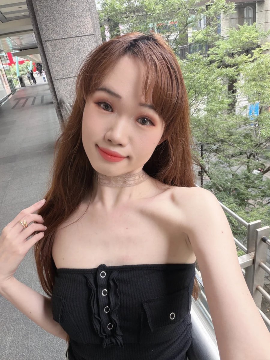 acedo4556's tweet photo. 今天的风格是甜妹，还是轻熟姐姐？ 你们觉得哪一种更适合我？ https://t.co/1q3Qa6PUso