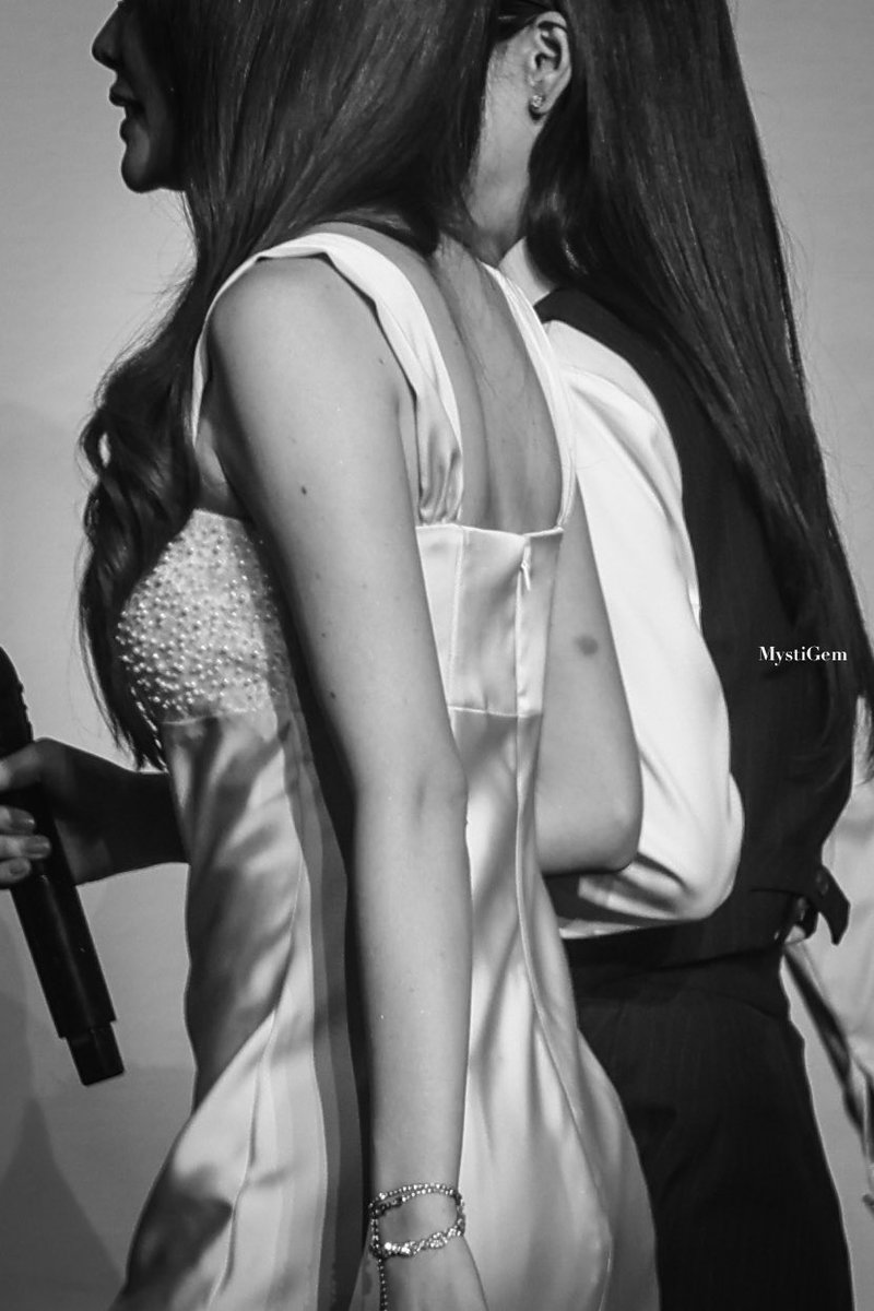 Mysti_Gem's tweet photo. 260912

📸🖤

#อิงล็อต #englot https://t.co/4D4lxegV2B