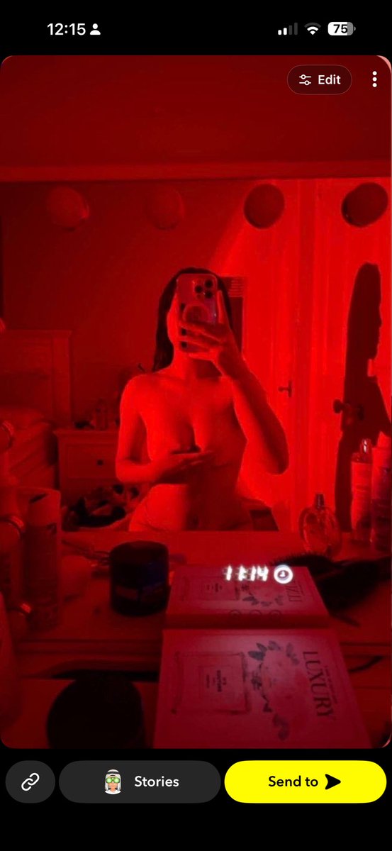 SnapBops68tf's tweet photo. Dm to swap uk snap sluts #dm #snap #bops https://t.co/GXeSay6bAp