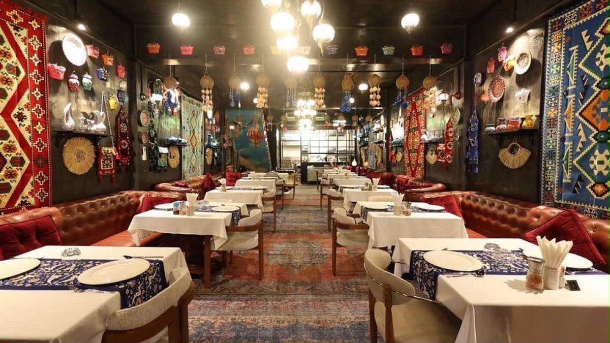 saudi_thai's tweet photo. مطاعم حلال في تايلاند تجمع بين الطعم والجودة 🇹🇭

احفظها لرحلتك القادمة ✈️

🥙 Marush Restaurant
🍽️ Layali Beirut
🐟 Mr. TUNA
🍔 Prime Burger

وش المطعم اللي جربتوه وتنصحون فيه؟ https://t.co/yJ4H0WnlH8