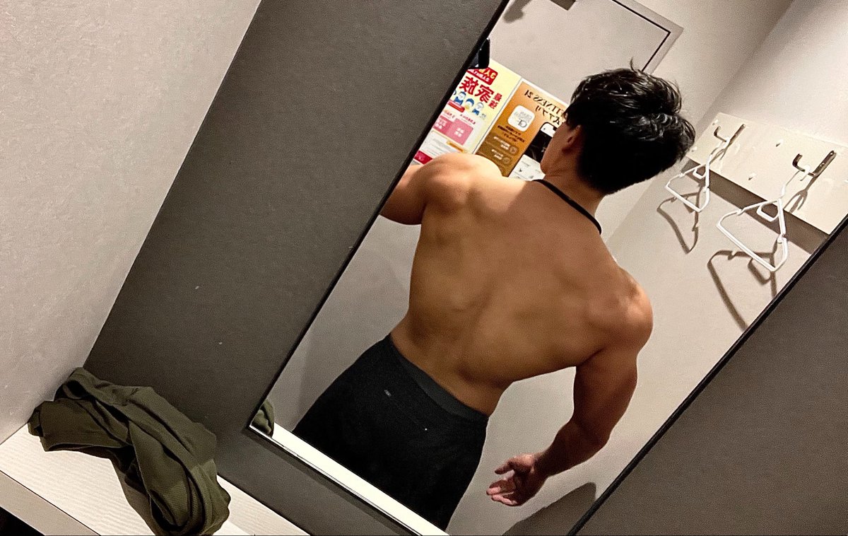 Lf_bon's tweet photo. 腰痛すぎるから今日はもう終わり🔚 https://t.co/ex9lRt9cSn