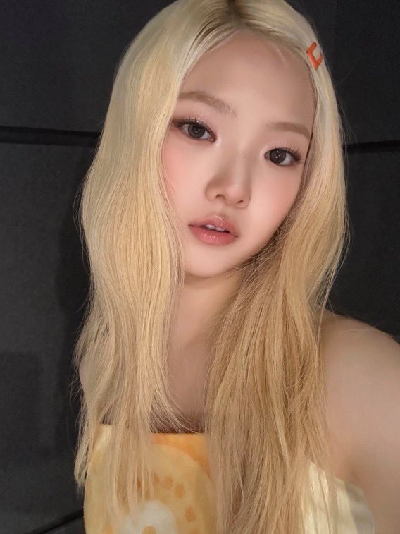 SEOHEEFRANCE's tweet photo. 📸 :: WVRS

#SEOHEE sur l’application !

#서희 #TUIDE #튜이드 https://t.co/GIO5VinjPh