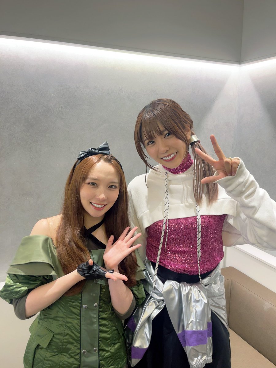 kurumi_takase's tweet photo. #シャインポスト #BSF2026

DAY1、DAY2それぞれの、スペシャルツーショット♡

DAY1🌟
ファイルーズあいさん💛

DAY2🌟
豊崎愛生さん🧡 https://t.co/c3glFL5IWd