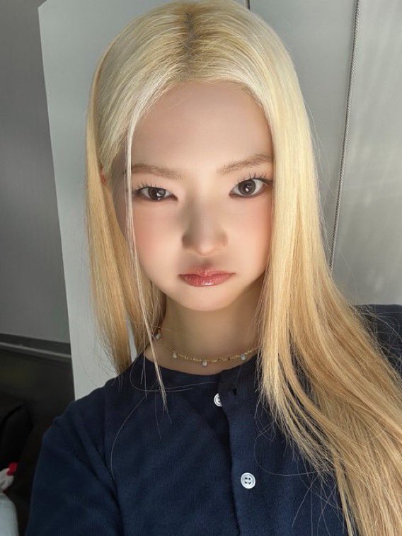SEOHEEFRANCE's tweet photo. 📸 :: WVRS

#SEOHEE sur l’application !

#서희 #TUIDE #튜이드 https://t.co/X64iGbYthn