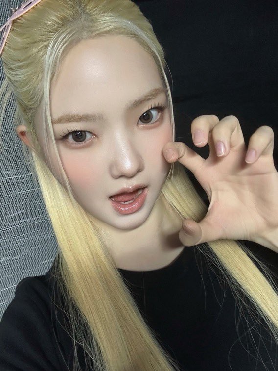 SEOHEEFRANCE's tweet photo. 📸 :: WVRS

#SEOHEE sur l’application !

#서희 #TUIDE #튜이드 https://t.co/giHQSBDc7d
