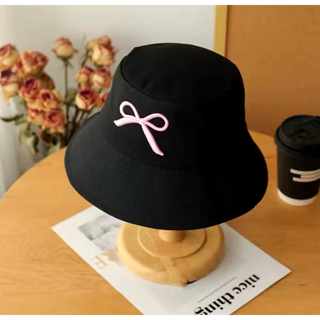 jyelss's tweet photo. topi secantik ini harganya cuman 15 ribuan 😣💓 https://t.co/PcterXNCsa
