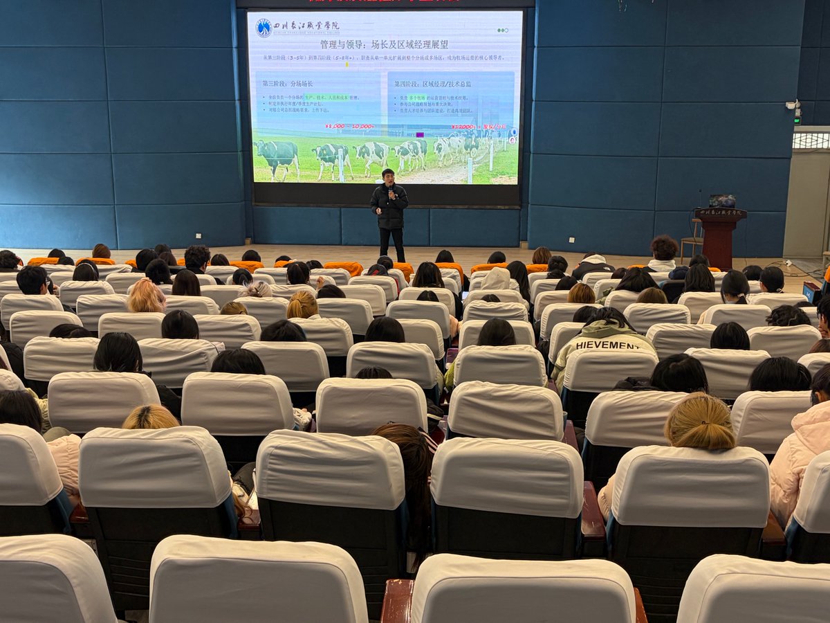 andreamons9's tweet photo. Had an amazing time at the digital marketing workshop today! Learned 3 actionable tips to boost my brand’s online reach and networked with awesome industry peers. Grateful for this valuable learning experience https://t.co/Nxu2E51EXl